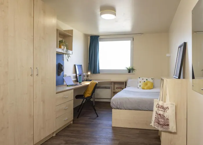 Burley Road In Apartment